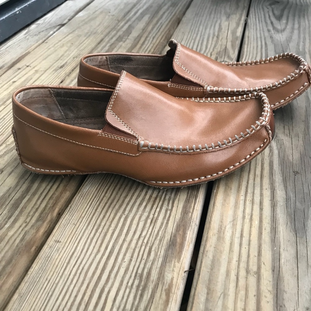 SOLD ... Men’ s STEVE MADDEN driving moccasins.